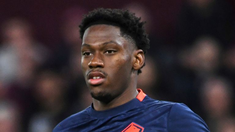 Premier League clubs Chelsea, Manchester United, Tottenham and West Ham battle for Jonathan David – Paper Talk | Football News