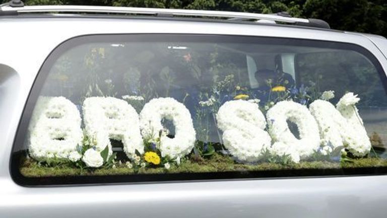 Rob Burrow: Thousands pay final respects to Leeds Rhinos legend on funeral route | Rugby League News